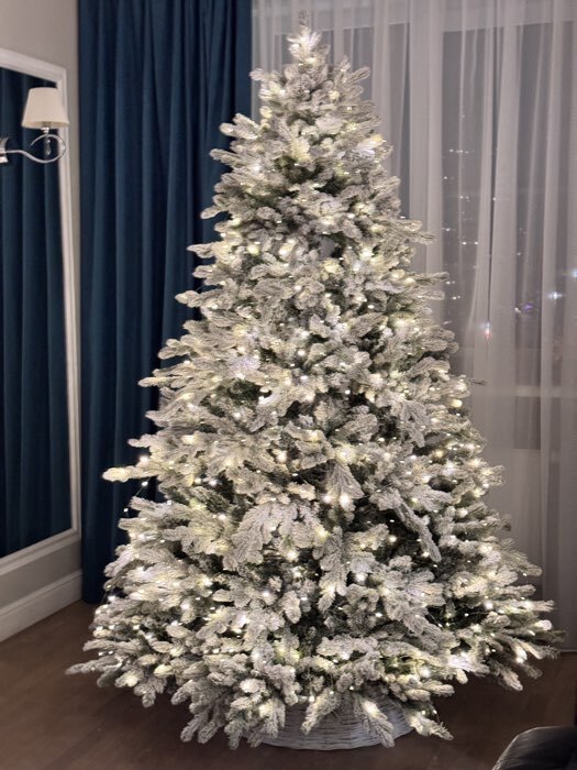 Фотография покупателя товара УЦЕНКА Гирлянда «Нить» 50 м, роса, IP44, серебристая нить, 500 LED, пульт, 36 В, свечение тёплое белое - Фото 1