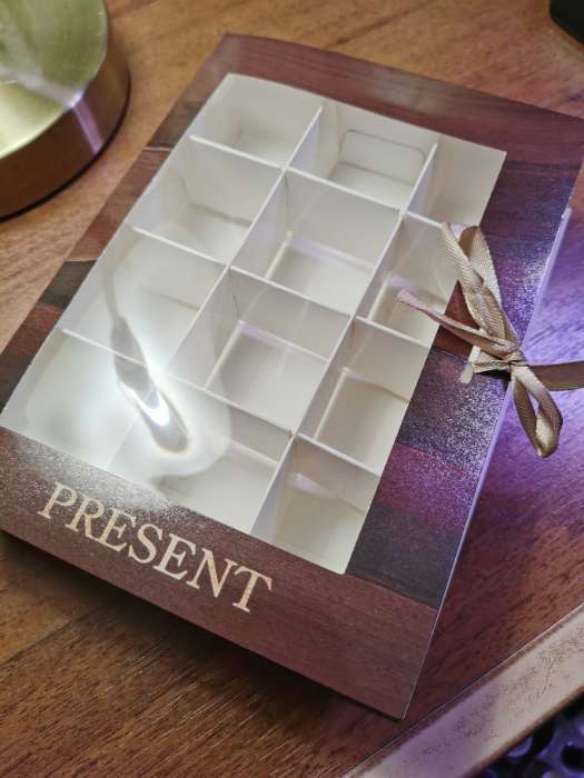 Фотография покупателя товара Коробка под 12 конфет с ячейками «Дерево» 18.5×13.5×3.5 см - Фото 11