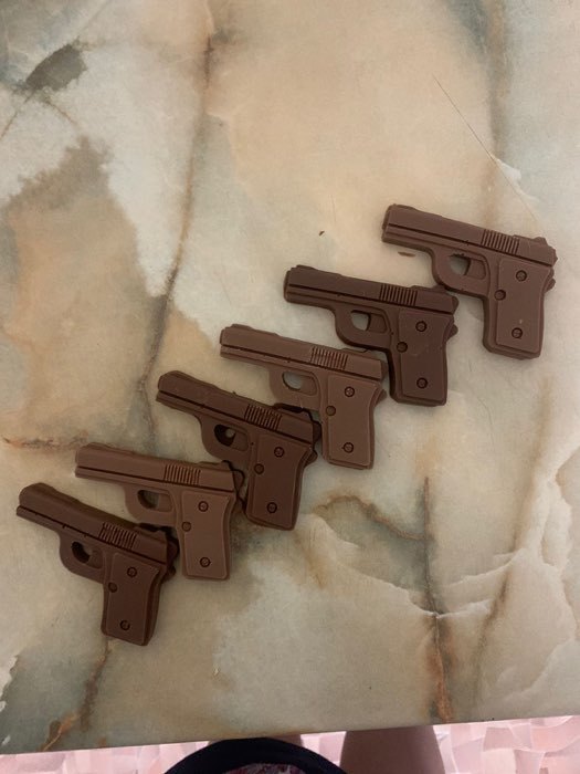 Фотография покупателя товара Форма для украшений Доляна «Пистолет», силикон, 18,7×13,4 см, 6 ячеек, цвет МИКС - Фото 17