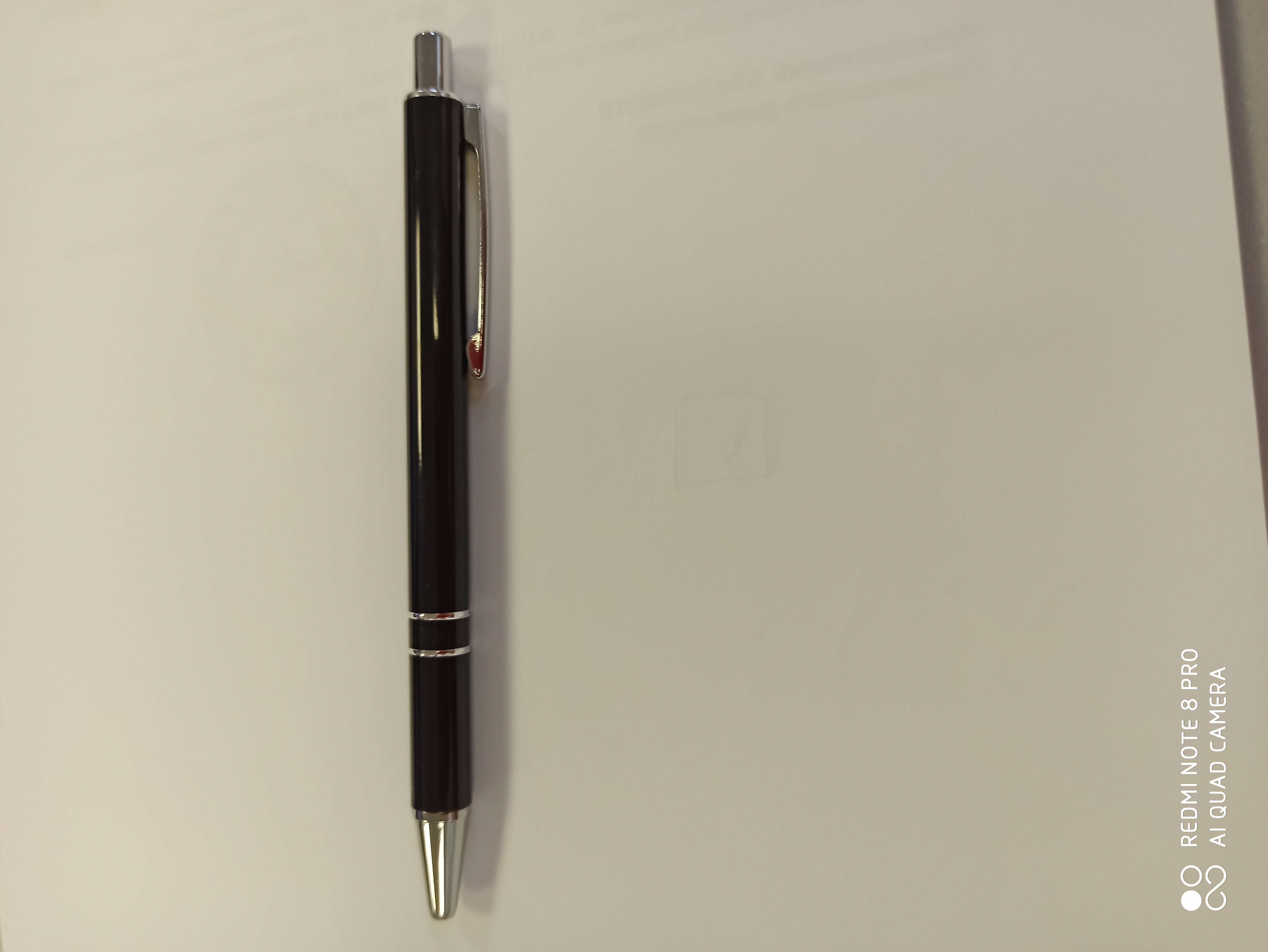 Фотография покупателя товара Ручка шариковая, автоматическая, 0.5 мм, круглая, чёрная с серебристыми вставками, металлический корпус, стержень синий - Фото 2