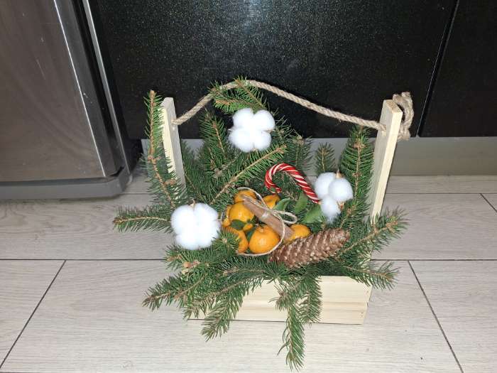 Фотография покупателя товара Подарочный ящик «Аром», 25.5×15×30 см, деревянный, ручка - канат, цвет обожжённое дерево - Фото 3