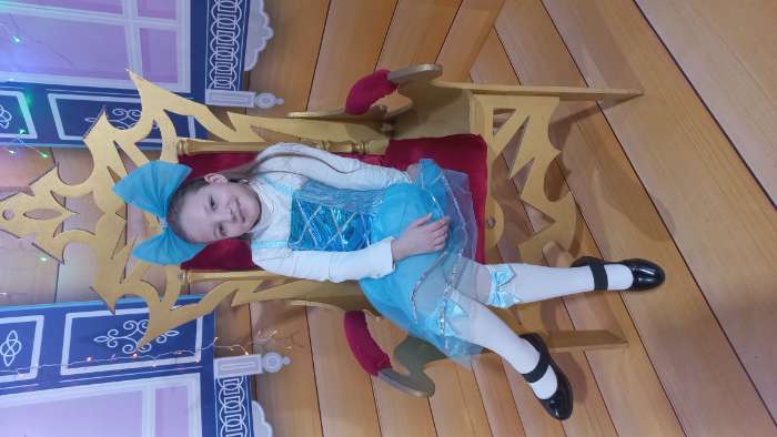 Фотография покупателя товара Карнавальный костюм «Милая Мальвина»: платье, перчатки, гольфы, ободок, рост 104-134 см - Фото 1