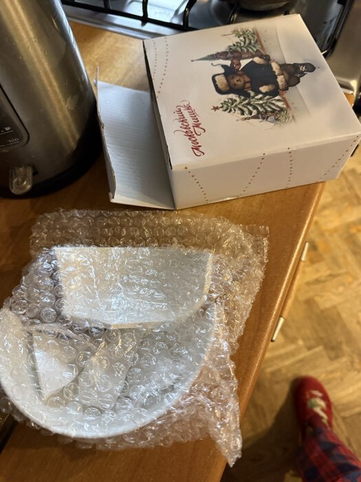 Фотография покупателя товара Салатник новогодний Доляна «Московский мишка», 580 мл, 15.5×6 см, фарфор, белый - Фото 5