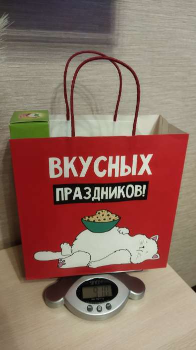 Фотография покупателя товара Пакет подарочный новогодний крафтовый «Праздники», 22×22×11 см - Фото 1