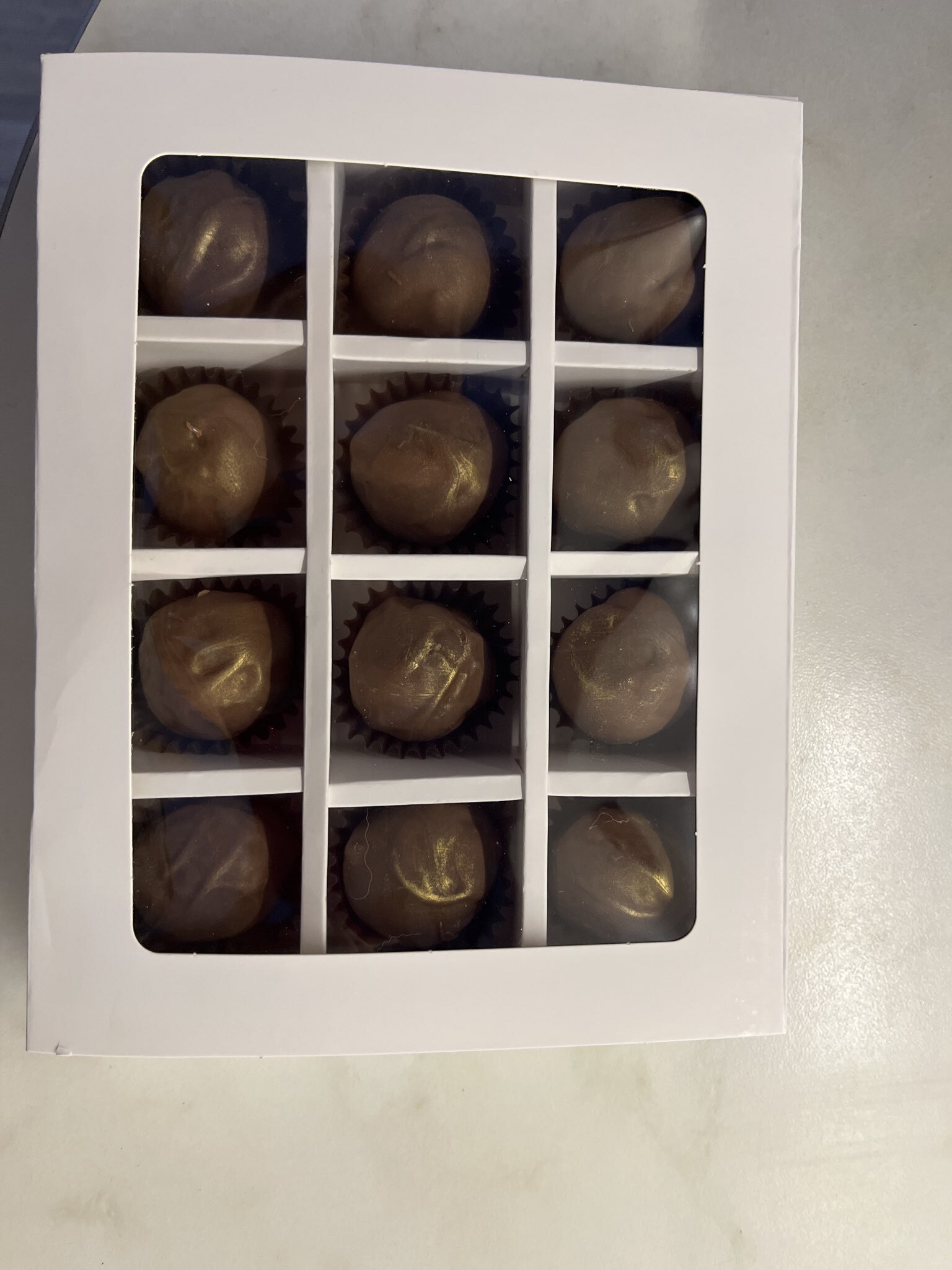 Фотография покупателя товара Коробка для 12 конфет, белая, 19×15×3.5 см - Фото 59