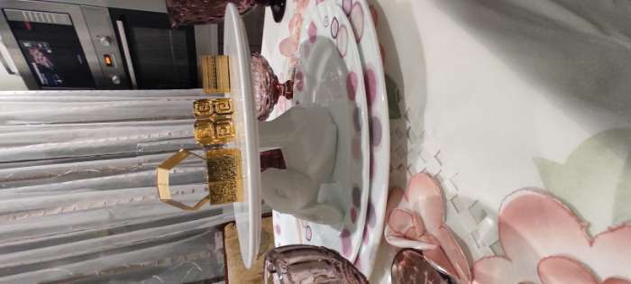 Фотография покупателя товара Подставка керамическая для торта Доляна «Кролл», 25×10 см, цвет белый - Фото 2