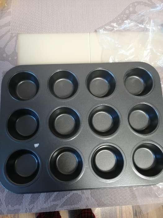 Фотография покупателя товара Форма для выпечки Доляна «Жаклин», 35×26×3 см, 12 ячеек, d=6,5 см, антипригарное покрытие, цвет чёрный - Фото 11