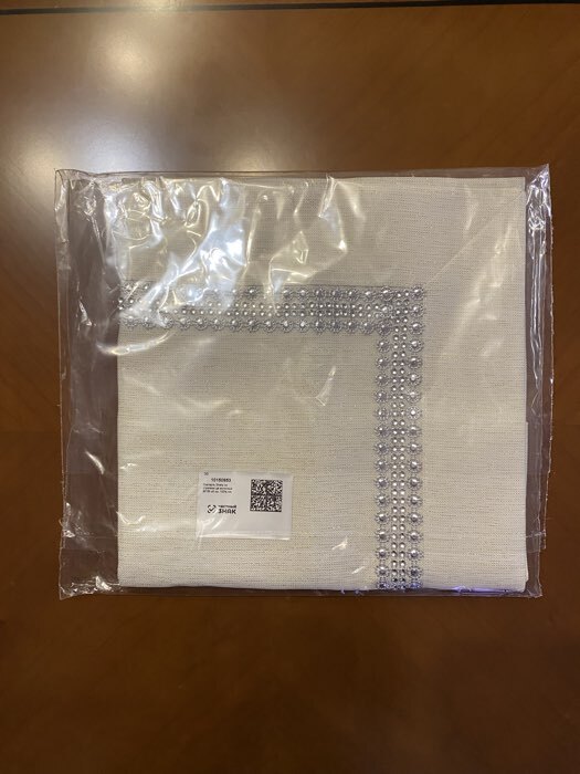 Фотография покупателя товара Скатерть «Этель» со стразами, 85×85±5 см, молочная - Фото 2