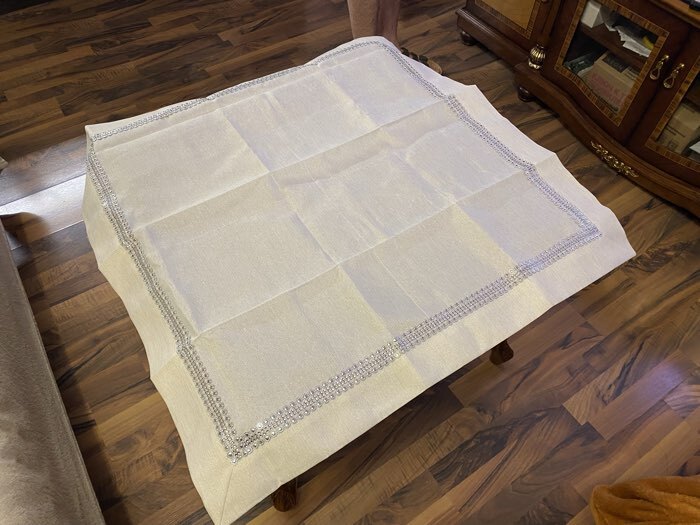 Фотография покупателя товара Скатерть «Этель» со стразами, 85×85±5 см, молочная - Фото 4