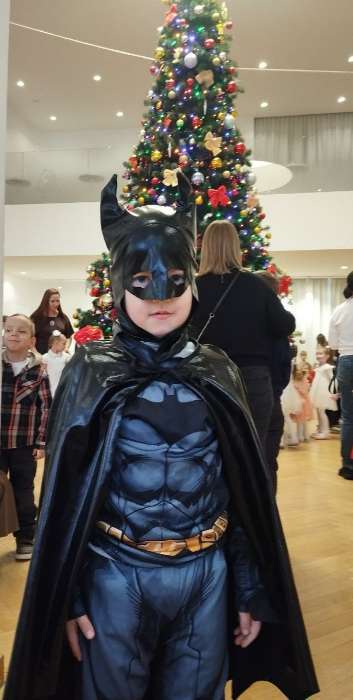 Фотография покупателя товара Карнавальный костюм «Бэтмэн» без мускулов, сорочка, брюки, маска, плащ, рост 122 см - Фото 1