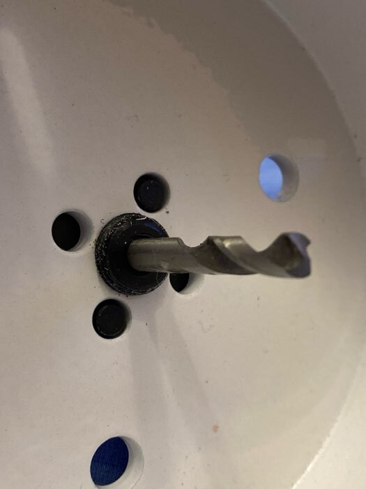 Фотография покупателя товара Хвостовик SDS-plus для коронок биметаллических ТУНДРА, M16 с дополнительной фиксацией - Фото 3