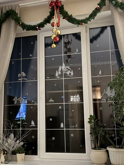 Фотография покупателя товара Наклейки новогодние на окна «С Новым годом», многоразовые, 50×70 см - Фото 1