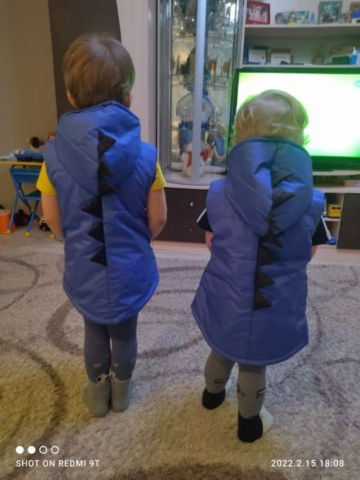 Фотография покупателя товара Жилет детский, цвет василёк, рост 116-122 см - Фото 2