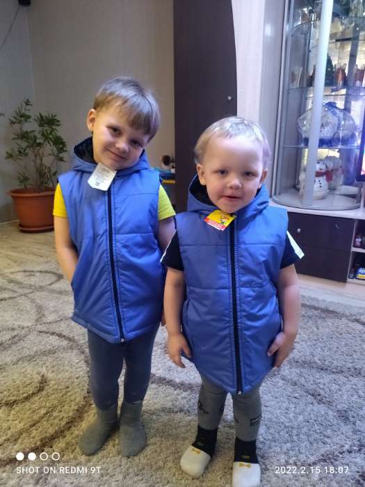 Фотография покупателя товара Жилет детский, цвет василёк, рост 116-122 см - Фото 3