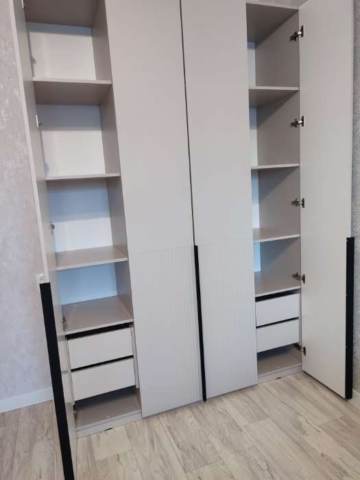 Фотография покупателя товара Шкаф трёхстворчатый «Марвэл», 1200×508×2400 мм, цвет кашемир/кашемир - Фото 5