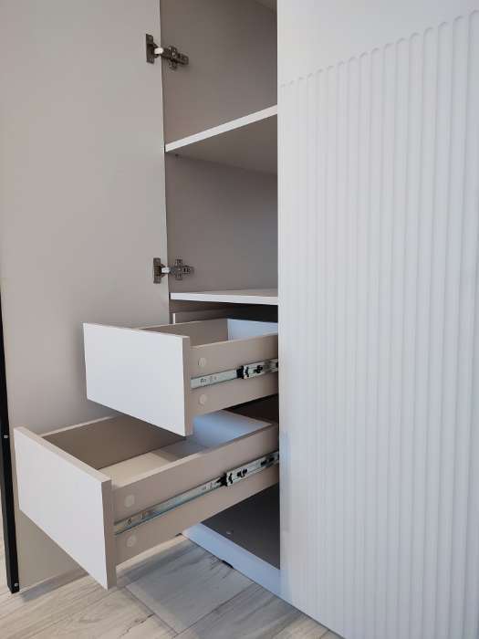 Фотография покупателя товара Шкаф трёхстворчатый «Марвэл», 1200×508×2400 мм, цвет кашемир/кашемир - Фото 6