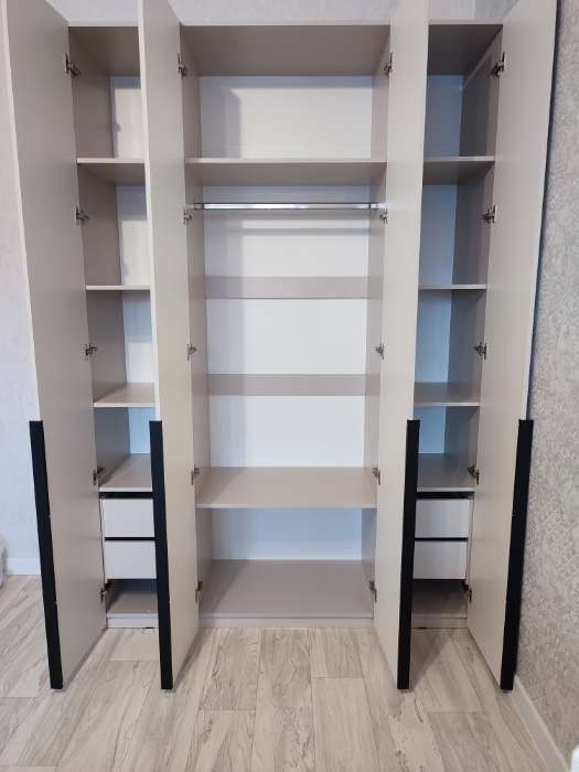 Фотография покупателя товара Шкаф трёхстворчатый «Марвэл», 1200×508×2400 мм, цвет кашемир/кашемир - Фото 1