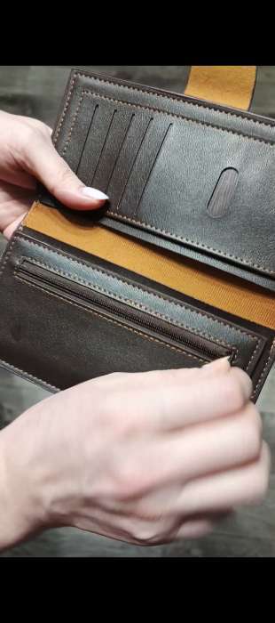 Фотография покупателя товара Портмоне мужское «Кайс», на магните, отдел для карт, монет, коричневое - Фото 1