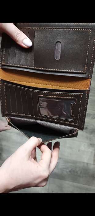 Фотография покупателя товара Портмоне мужское «Кайс», на магните, отдел для карт, монет, коричневое - Фото 4