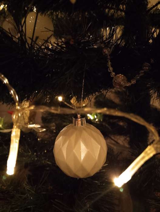 Фотография покупателя товара Ёлочные игрушки «Перл», шары новогодние, d=6 см, набор 6 шт., грани, белый - Фото 2