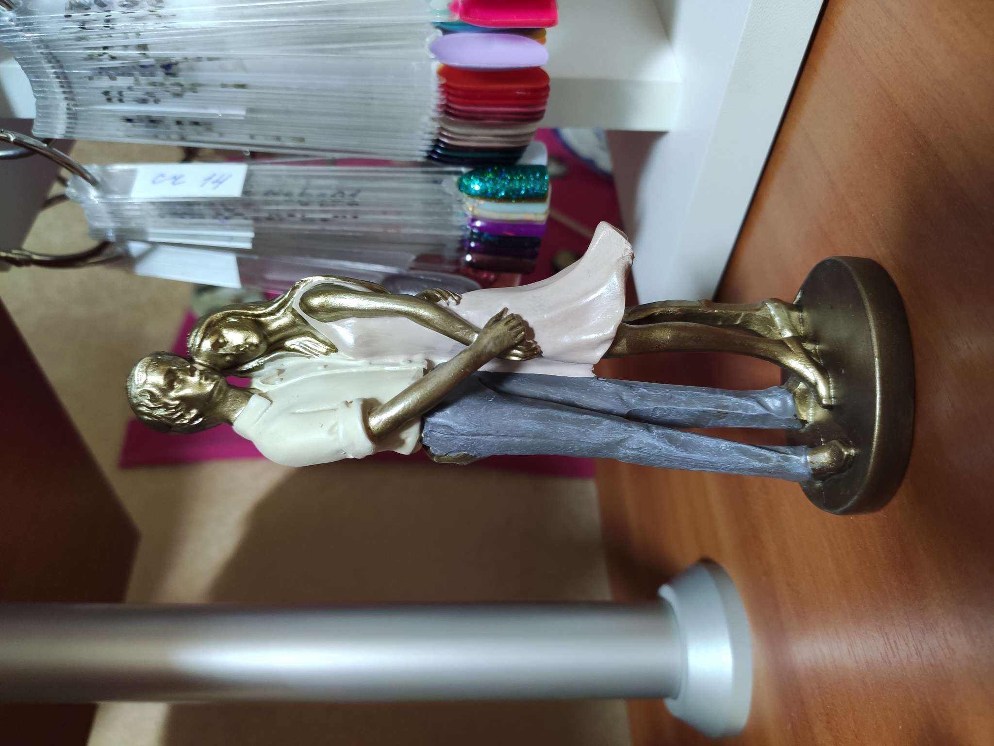 Фотография покупателя товара Фигурка полистоун «Пара в объятиях друг друга», 6×4×15 см - Фото 1