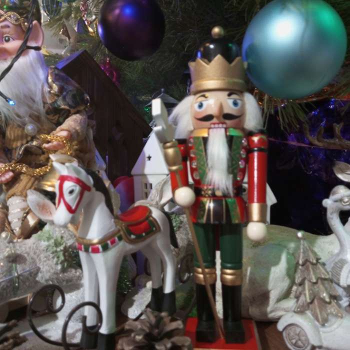 Фотография покупателя товара УЦЕНКА Новогодний сувенир «Щелкунчики» 5×8×24.5 см МИКС - Фото 3