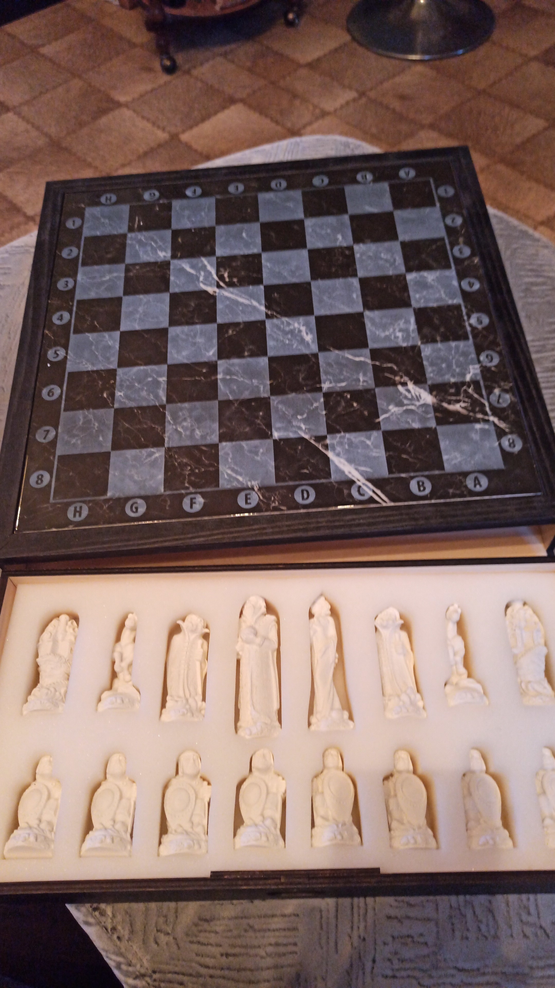 Фотография покупателя товара Шахматы "Русские сказки" 32шт/11см, в комплекте фигуры и доска