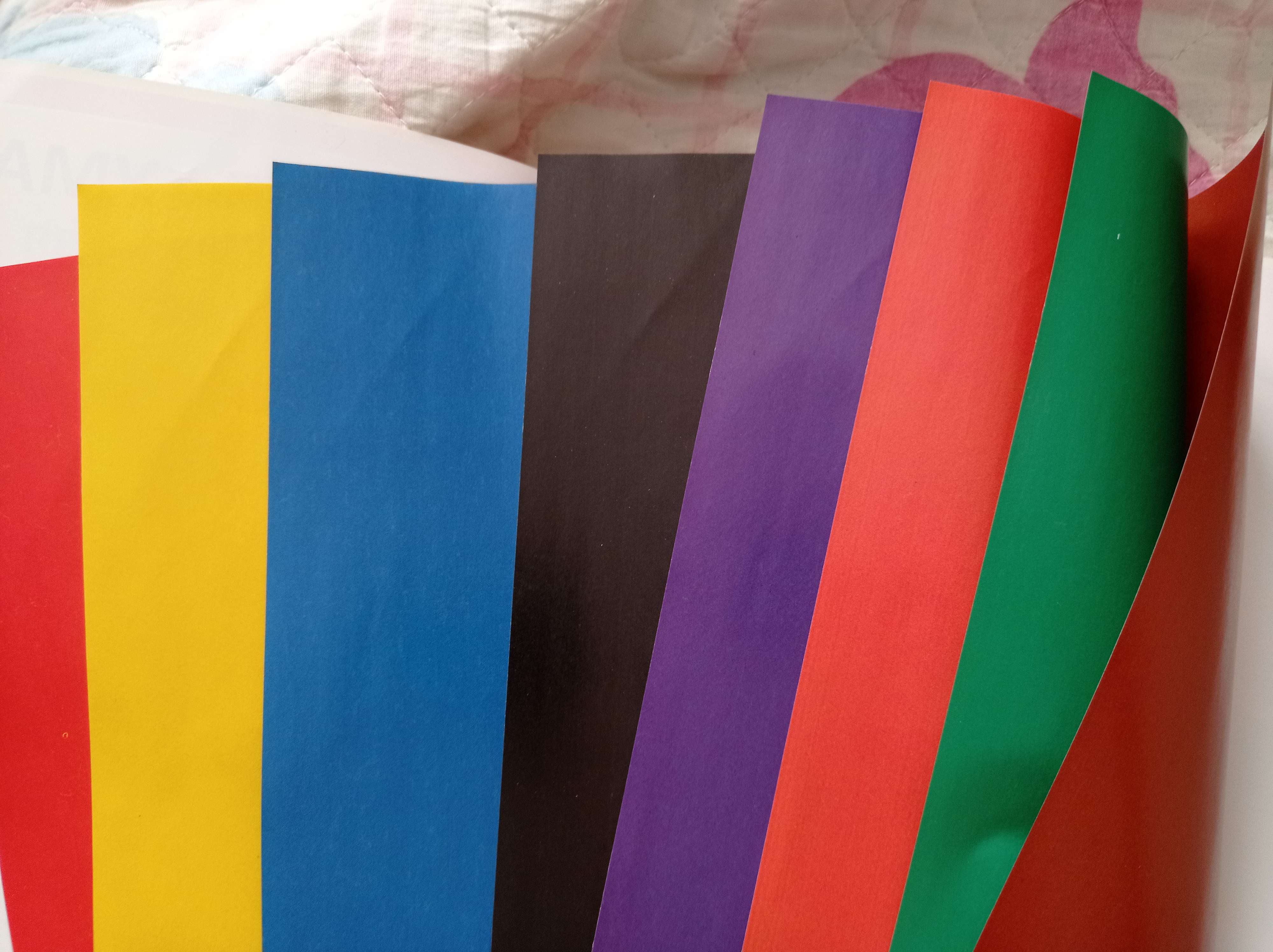 Фотография покупателя товара Бумага цветная А4, 8 листов, 8 цветов "Подводный мир", газетная, двусторонняя, на скобе