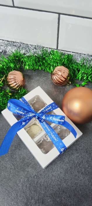 Фотография покупателя товара Коробка для 6 конфет с окном, белая, 13.7×9.85×3.85 см - Фото 1