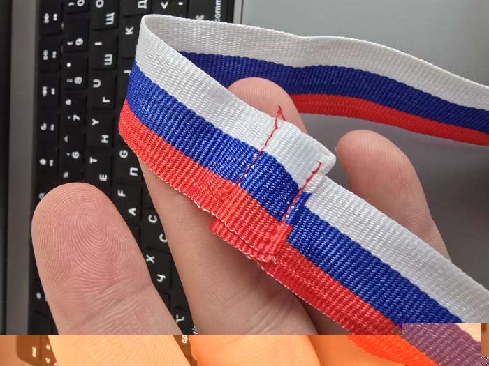 Фотография покупателя товара Медаль призовая «1 место» золото 066, d=3.5 см, с лентой - Фото 3