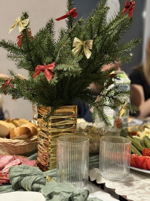 Фотография покупателя товара Набор стаканов«Грани», 260 мл, 7.5×7.5×9.5 см, 6 шт., с золотой отводкой, прозрачные - Фото 1