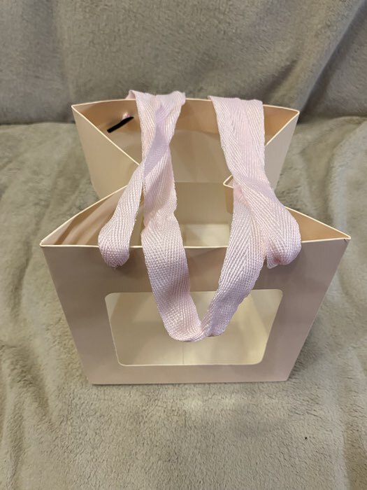 Фотография покупателя товара Пакет подарочный, крафт, с окном, «Розовый», 30×30×30 см - Фото 1