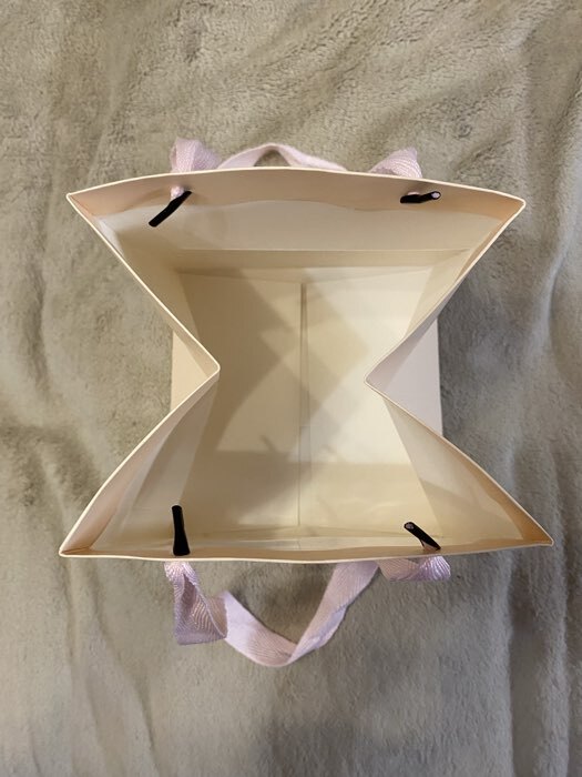 Фотография покупателя товара Пакет подарочный, крафт, с окном, «Розовый», 30×30×30 см - Фото 2