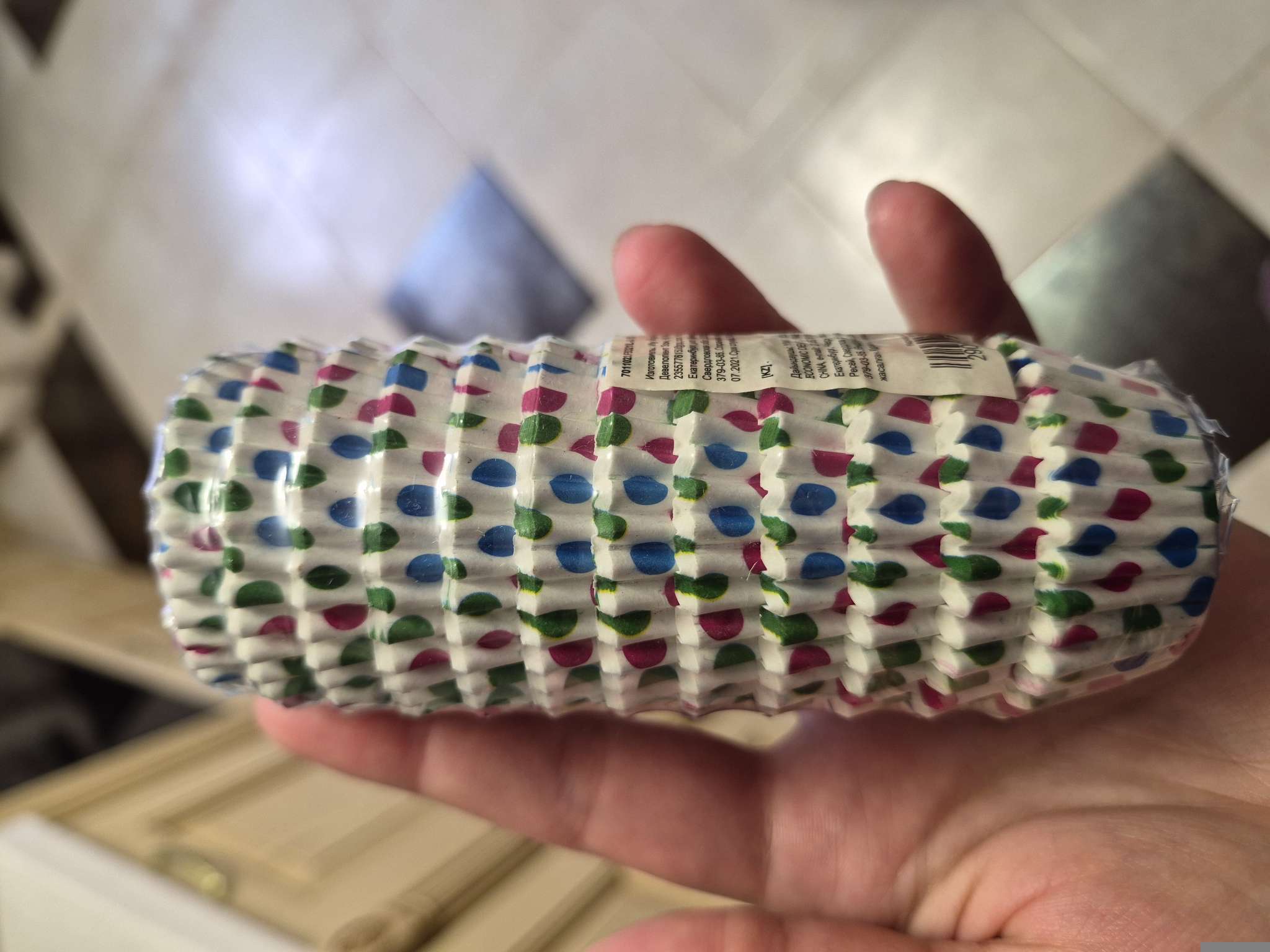 Фотография покупателя товара Форма для выпечки кексов бумажная UPAK LAND «Горох», 3.5×2 см, одноразовая, разноцветная - Фото 1