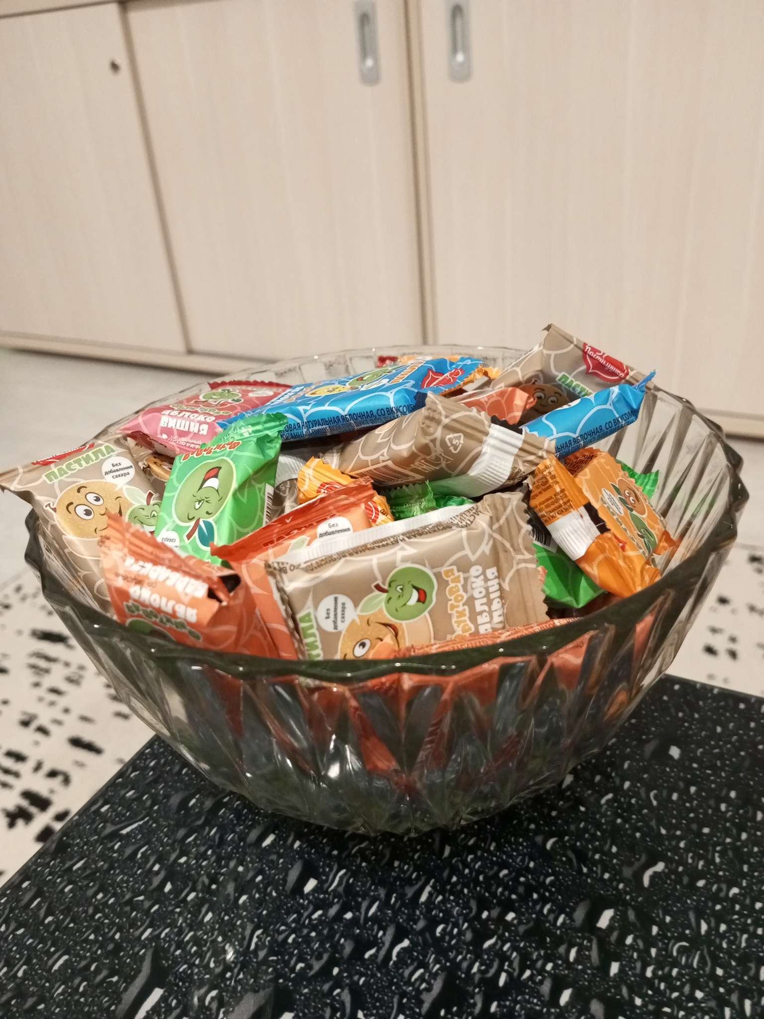 Фотография покупателя товара Пастила ассорти: яблоко, груша, персик, вишня, дыня, апельсин, барбарис, 900 г - Фото 1