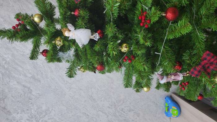 Фотография покупателя товара Искусственная ёлка «ЕлкиТорг. Лесная», 180 см, d нижнего яруса 110 см, 495 ПВХ веток отгибаются - Фото 278