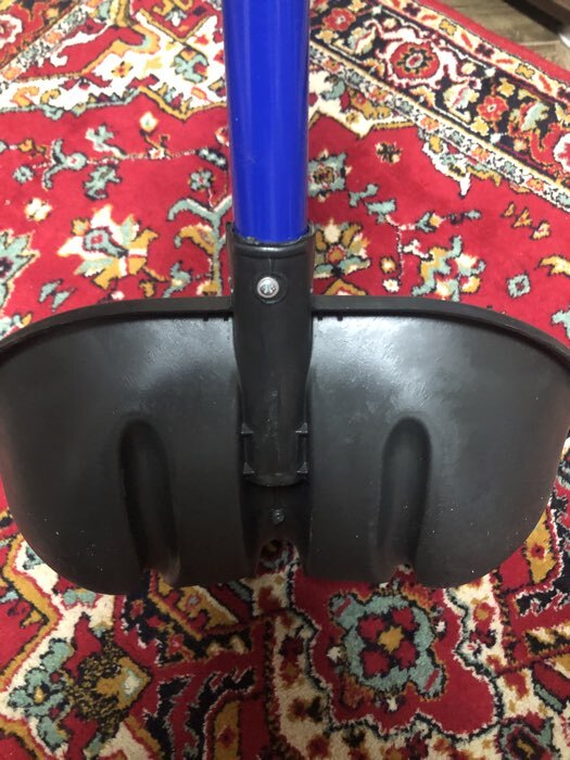 Фотография покупателя товара Лопата для уборки снега, пластиковый ковш 395×395 мм, металлическая планка, алюминиевый черенок, с ручкой - Фото 3