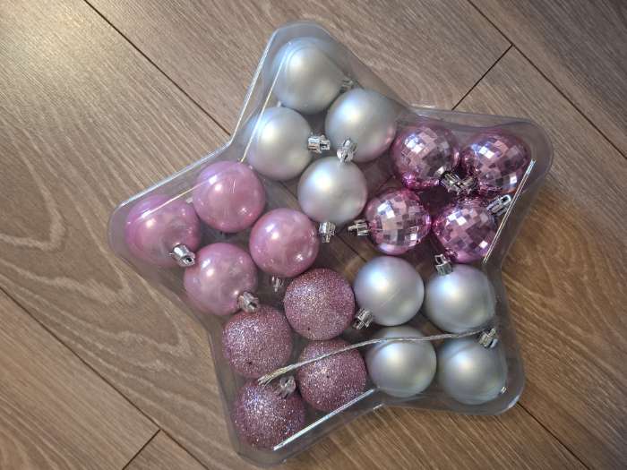 Фотография покупателя товара Шары ёлочные новогодние, d=5 см, 20 шт., розовые, серебристые - Фото 1