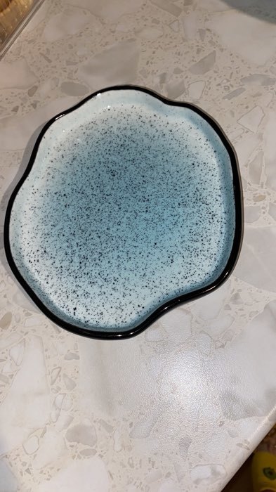Фотография покупателя товара Тарелка керамическая неровный край «Синяя», 17 см, цвет синий - Фото 2