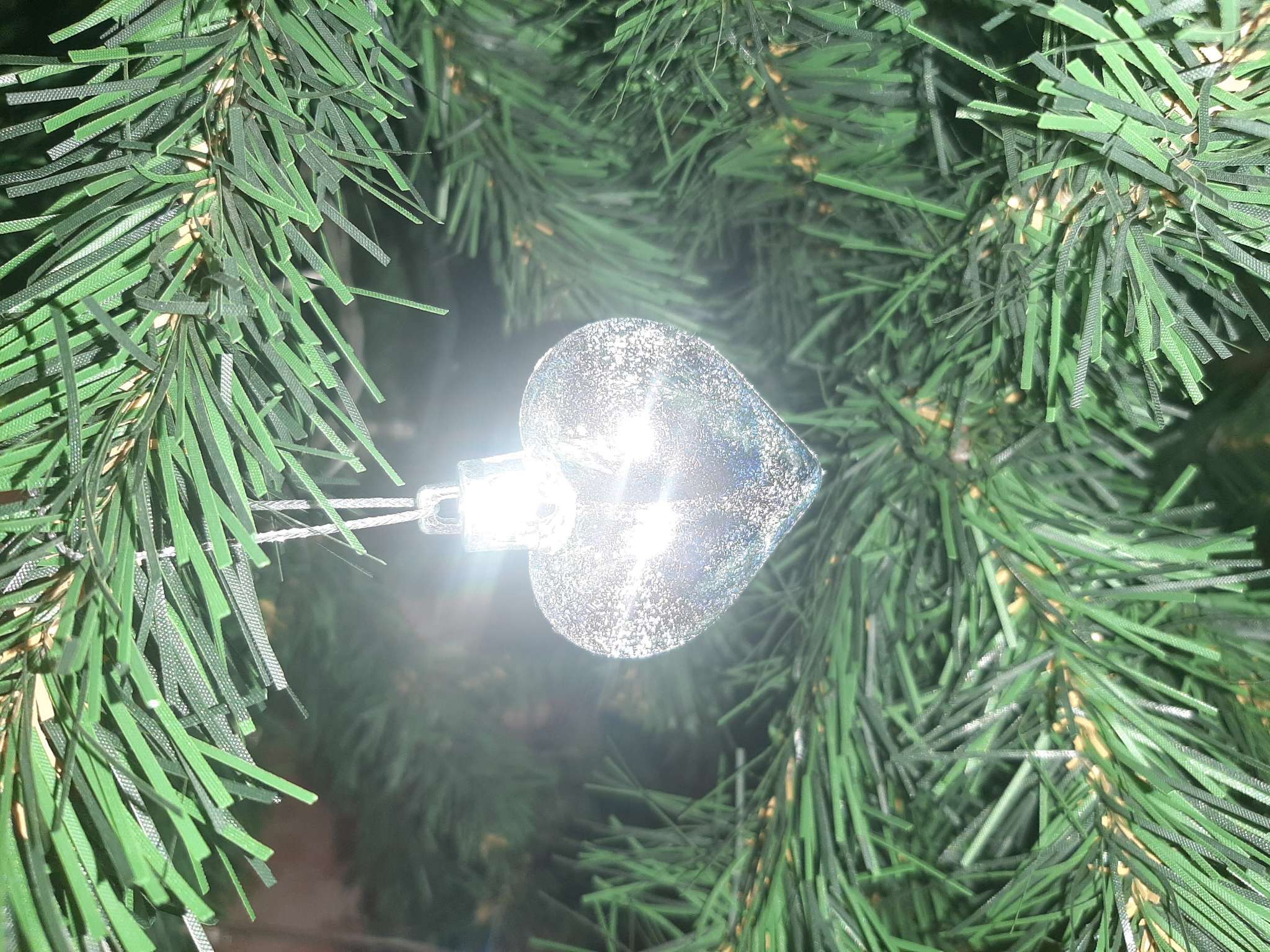 Фотография покупателя товара Ёлочные игрушки набор 12 шт. «Праздничный хоровод» 4 см, серебро - Фото 3