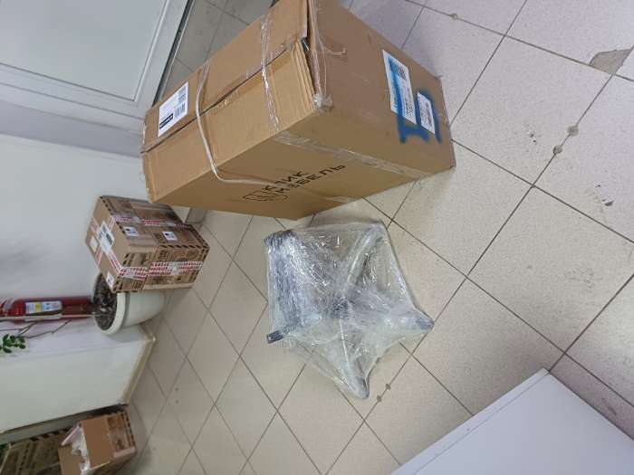 Фотография покупателя товара Кресло офисное для руководителя «Клик Мебель», с подлокотниками, на колёсиках, экокожа, цвет чёрный - Фото 3