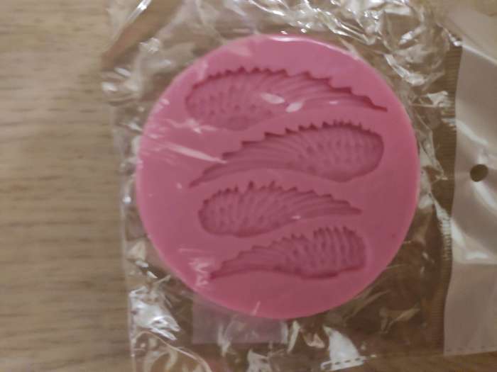 Фотография покупателя товара Молд Доляна «Крылья», силикон, d=8,3 см, цвет розовый - Фото 3