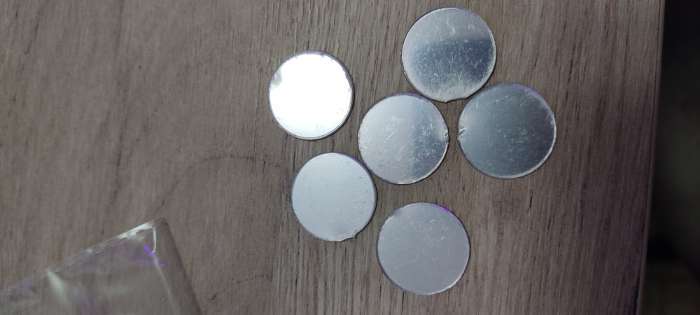 Фотография покупателя товара Зеркало настенное, круглое, акриловое, на клеевой основе, 6 шт., d=2 см - Фото 5