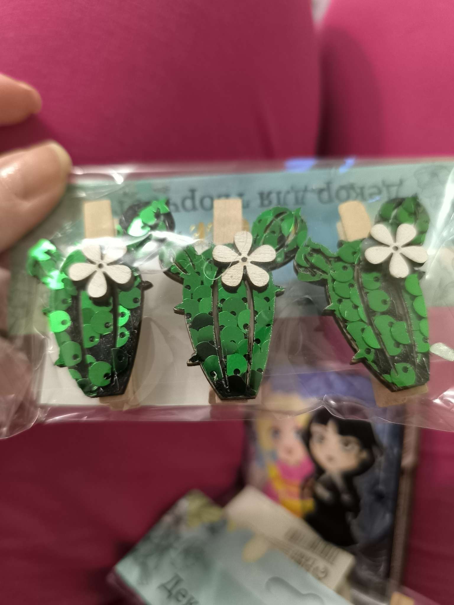 Фотография покупателя товара Декор для творчества дерево «Прищепка. Длинный кактус», пайетки, набор 3 шт., 1.5×3.4×4.8 см - Фото 1