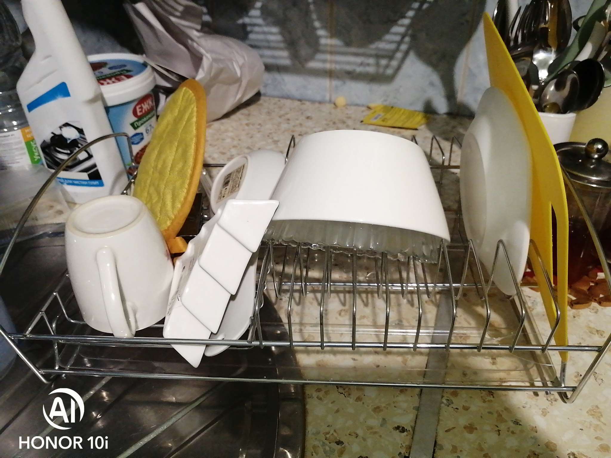 Фотография покупателя товара Сушилка для тарелок и кружек с поддоном, 39×25×12 см, белая - Фото 2