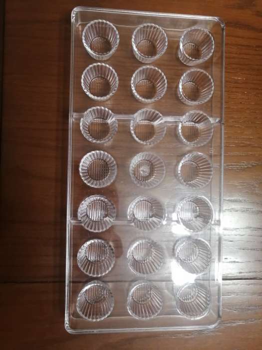 Фотография покупателя товара Форма для шоколада и конфет KONFINETTA «Конфетти», 27,5×13,5 см, 21 ячейка - Фото 16