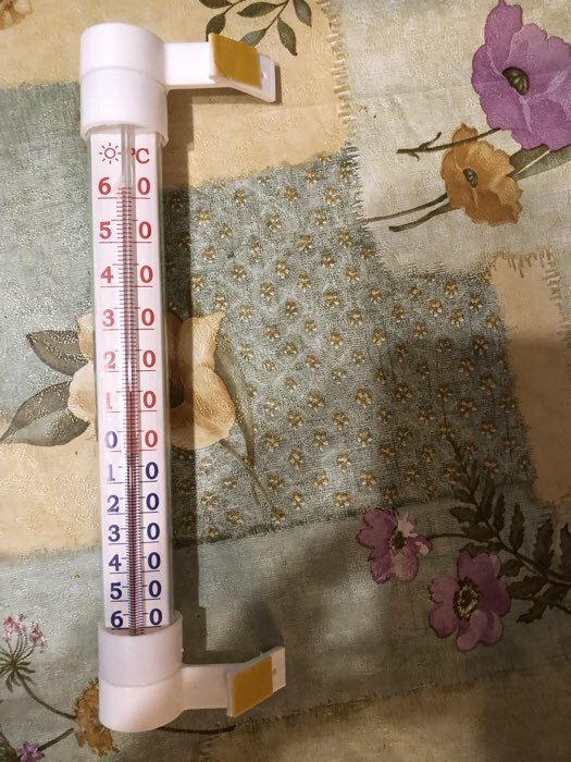 Фотография покупателя товара Термометр уличный «Престиж», на окно, на липучке и гвоздике, от -60° до +60°С - Фото 1