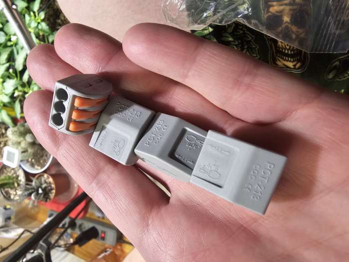 Фотография покупателя товара Строительно-монтажная клемма СК-329, 32 А, 0.08–2.5 мм², 3 отверстия с рычажком, набор 10 шт. - Фото 2