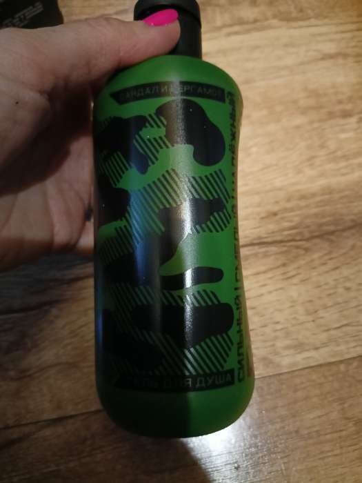 Фотография покупателя товара Гель для душа REAL MAN, 300 мл, аромат сандала и бергамота, HARD LINE - Фото 4