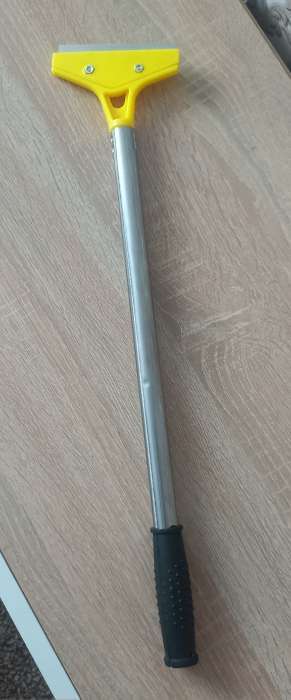 Фотография покупателя товара Скребок ТУНДРА, фиксированное лезвие 100 мм, металлическая обрезиненная рукоятка 500 мм - Фото 1